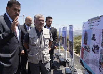 الملك يطلع على تصاميم مسار خط تليفريك عجلون إيذانا بانطلاق العمل بالمشروع