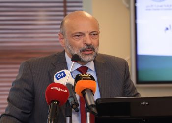 الرزاز: الحكومة لا تعد بشيء غير قابل للتطبيق