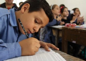 تدريس منهاج الكتب الجديدة للعلوم والرياضيات في المدارس بداية العام الجديد