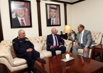وزير الداخلية يلتقي مدير الدفاع المدني الفلسطيني