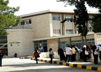 الرقب: لماذا تصر الحكومة على رفع معدلات قبول الشريعة