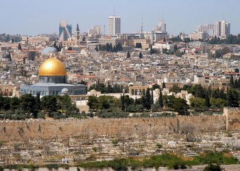 فلسطين النيابية تدين استدعاء الاحتلال لمدير أوقاف القدس