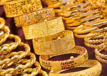إقبال جيد على بيع الذهب بالسوق المحلية لارتفاع أسعاره