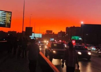 “الفلك الدولي” يوضح سبب تغير لون السماء قبل الشروق وبعد الغروب