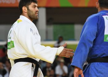 لاعب جودو مصري يرفض مصافحة نظيره الإسرائيلي