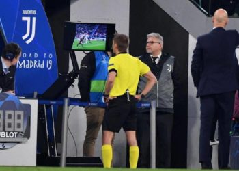 هكذا يختلف تطبيق “الفار” في دوري الأبطال عن البريميرليغ