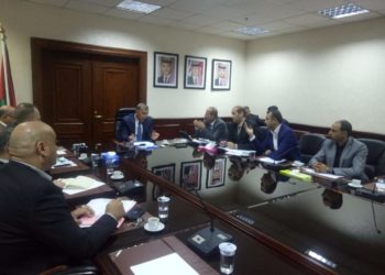 لقاء “إيجابي” يجمع وزير الصحة بنقابة الممرضين واتفاق على الحوافز