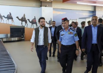 ولي العهد يتفقد جاهزية مطار الملك الحسين الدولي بالعقبة
