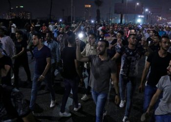 على وقع دعوة لمليونية في الداخل.. مظاهرات “ارحل يا سيسي” تخرج بعدة مدن بالخارج