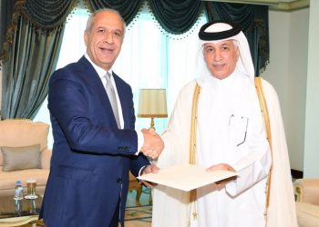 اللوزي يقدم أوراق اعتماده سفيرا لدى قطر