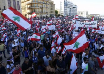 مظاهرات في لبنان للمطالبة بتحسين الأوضاع المعيشية