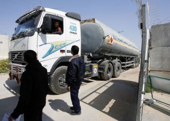مصادر عبرية: الاحتلال يسمح بإدخال كمية الوقود كاملة إلى قطاع غزة