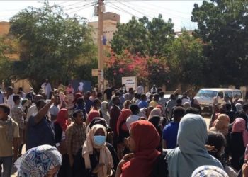 آلاف الطلاب يتظاهرون غربي السودان للمطالبة بالخبز والوقود
