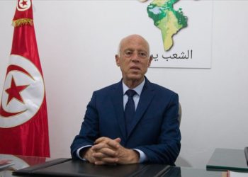 قيس سعيّد.. “المتعفف” الذي هزم الماكينات الانتخابية بتونس (بروفايل)