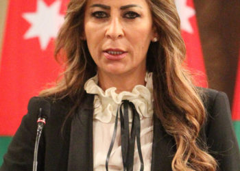 وزيرة في الحكومة توجه طلبًا لنقابة المعلمين.. ما هو؟