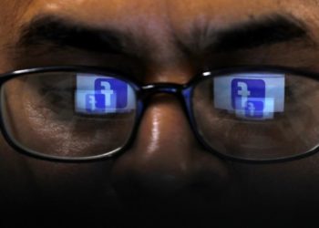 بالتعاون مع “ريبان”.. فيسبوك تطرح نظارة ذكية تغنيك عن هاتفك
