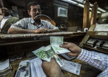 مصر تستعد لاقتراض 3 مليارات دولار