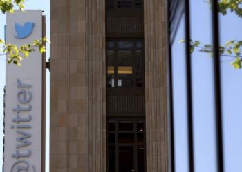 تويتر يعلّق سعود القحطاني ويحذف حسابات مصرية وإماراتية تهاجم قطر