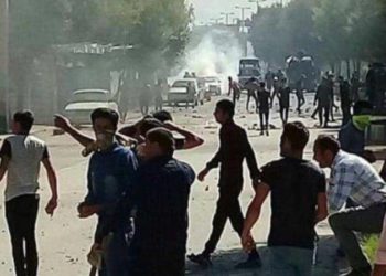 بعد إصابة المئات بالمرض.. “مظاهرات الإيدز” تجتاح جنوبي إيران