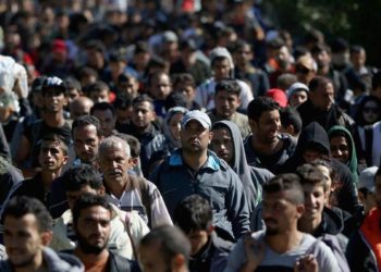 بسبب الهجرة.. وزير داخلية ألمانيا يضع أوروبا أمام “خيارين”