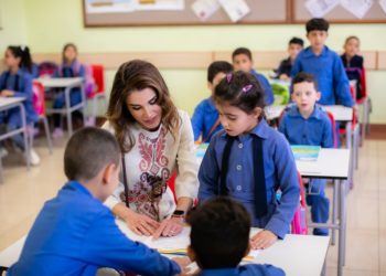 الملكة للأردنيين: “العتب على قدر المحبة”