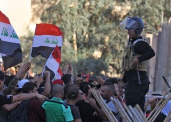 21 قتيلا ومئات الجرحى في احتجاجات العراق