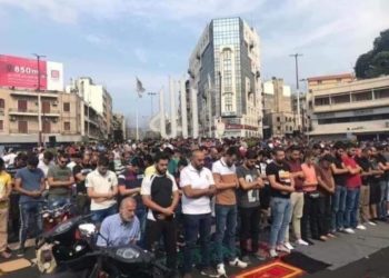 الوجه الآخر الذي تجاهله الإعلام لمظاهرات لبنان (شاهد)