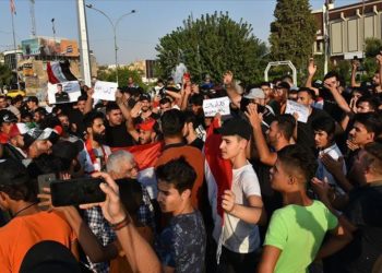 الحكومة العراقية تقول إنها تتفاوض مع ممثلي الاحتجاجات