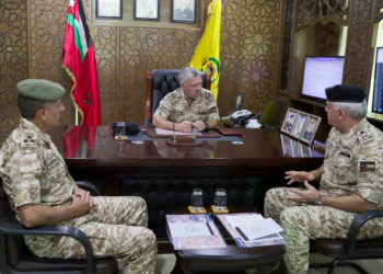 الملك يزور قيادة المنطقة العسكرية الشرقية