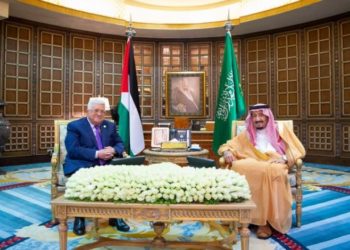 عباس يجتمع مع الملك سلمان