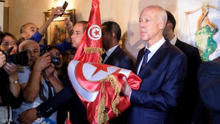 فوز قيس سعيد رسميا