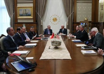 انتهاء لقاء الرئيس أردوغان مع بنس في أنقرة