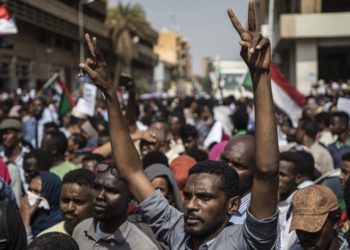 بسبب ازدياد الديون.. قطاع النفط في السودان مهدد بالتجميد