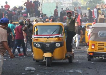 تفجيرات ساحات التظاهر بالعراق: أسلوب جديد للقمع واتهامات لـ “الطرف الثالث”
