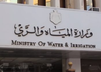 ضبط حفارة مخالفة بالرمثا وإزالة اعتداءات عن خط الديسي
