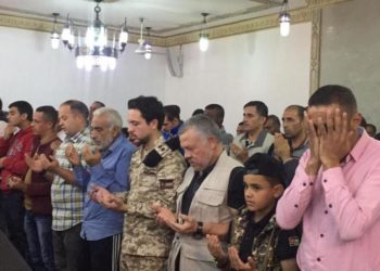 الملك وولي العهد يؤديان صلاة الاستسقاء في العقبة