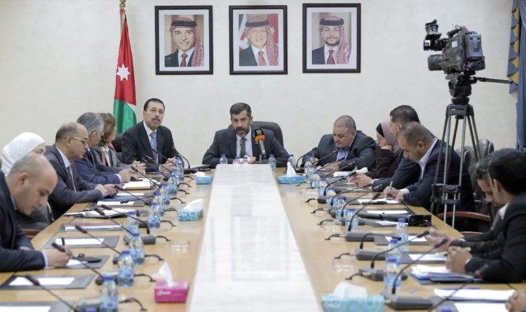 إدارية النواب تعلن عن لقاء مع الرزاز لبحث مطالب الفئة الثالثة