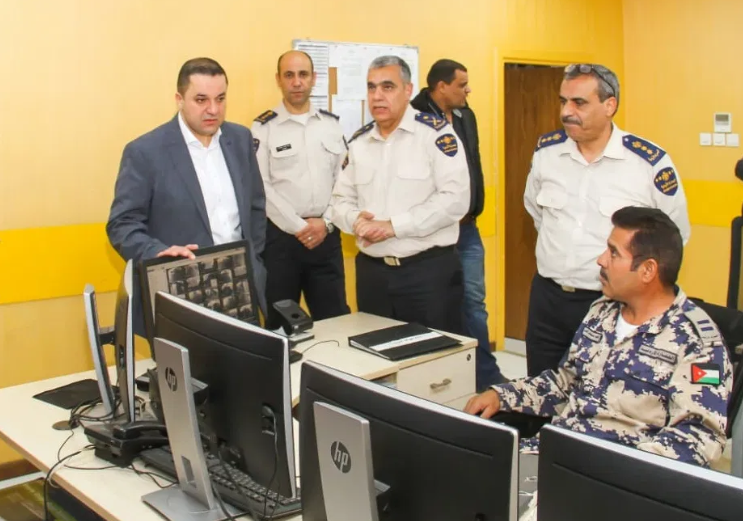 العسعس يزور الجمارك