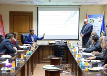 اللجنة الإدارية تزور ديوان الخدمة