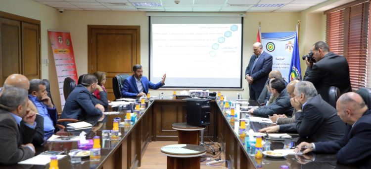 اللجنة الإدارية تزور ديوان الخدمة