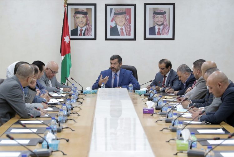 اللجنة الإدارية في مجلس النواب تبحث ملف موظفي الفئة الثالثة بوزارة التربية