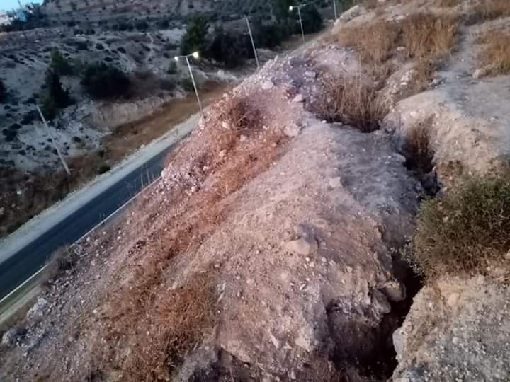 تصدعات جبل النبي هود