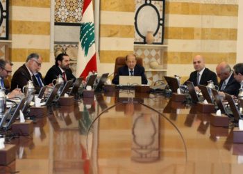 لبنان.. تفريق محتجين قطعوا الطريق رفضا لتعيين حكومة تكنوسياسية