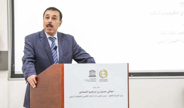 وزير التربية والتعليم الدكتور تيسير النعيمي