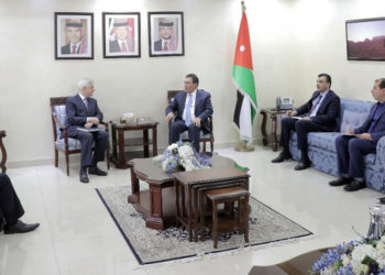 الطراونة للسفير البريطاني: الانحياز للاحتلال يسهم بمزيد من الفوضى والصراع