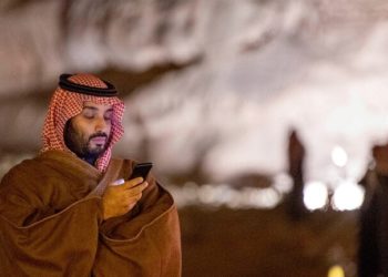 “ديلي ميل” تكشف محتوى نكتة وصورة أرسلها ابن سلمان لرئيس شركة أمازون على “واتساب”