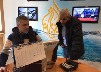 الشوبكي يعلن استئناف عمل مكتب قناة الجزيرة في الأردن