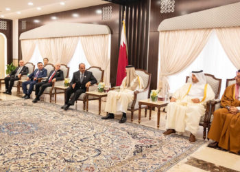 أمير قطر يستقبل وزير الداخلية