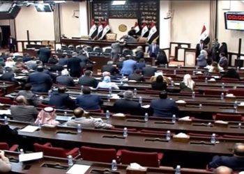 جلسة البرلمان ستصوّت على قرار يلزم بإخراج القوات الأميركية من العراق (الجزيرة)
