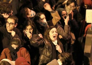 طهران شهدت احتجاجات السبت والأحد بعد الاعتراف بإسقاط الطائرة